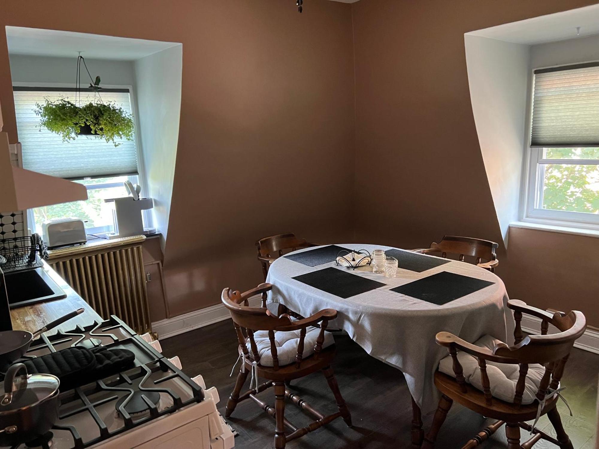 Private Victorian Apartment In Convenient City Location On 5 Acre, Sleeps 5 Poughkeepsie Eksteriør bilde